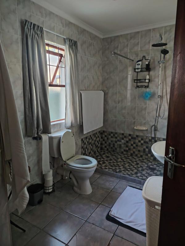 To Let 4 Bedroom Property for Rent in Onrus Western Cape